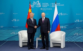 Vladimir Putin met with Vice Premier of the State Council of the People's Republic of China Zhang Guoqing Vladimir Putin met with Vice Premier of the State Council of the People's Republic of China Zhang Guoqing