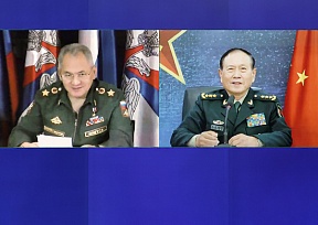 俄罗斯国防部长谢尔盖∙绍伊古与中国防长魏凤和延长了《关于相互通报弹道导弹和航天运载火箭发射的协定》效力 俄罗斯国防部长谢尔盖∙绍伊古与中国防长魏凤和延长了《关于相互通报弹道导弹和航天运载火箭发射的协定》效力